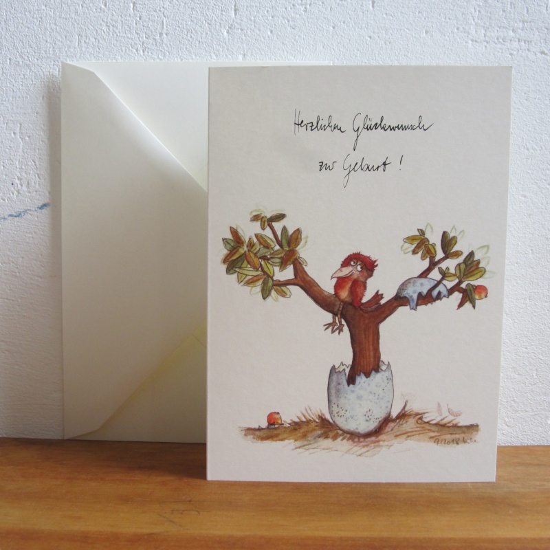 Ein Vogel auf einem Baum der aus einem Ei wächst zur Geburt