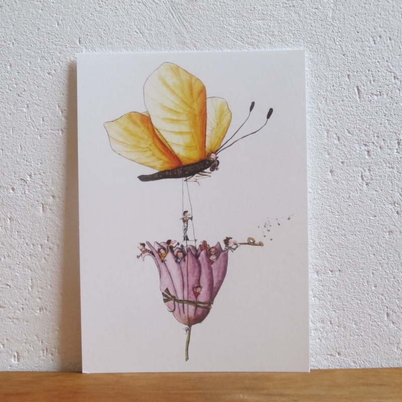 Schmetterling und Blüte als Flugobjekt